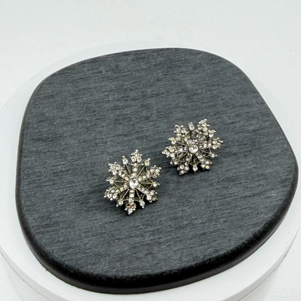 Silver Tone Clear Rhinestone Snowflake Stud Earrings Christmas Celestial Gift